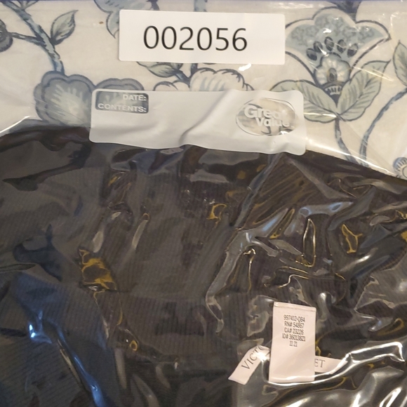 Victoria's Secret Long Sleeve Top Size Small Black - Picture 7 of 7